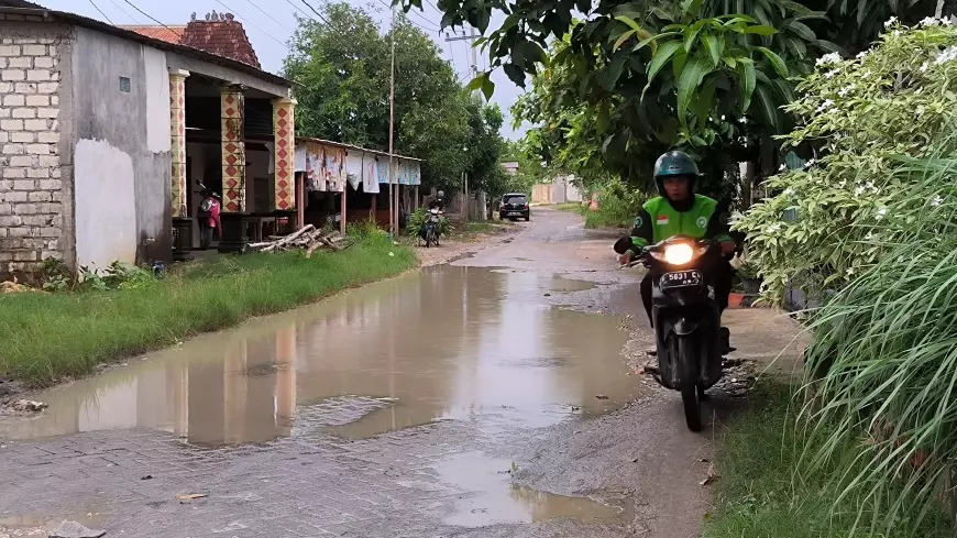 Warga Jantung Kota Bojonegoro Tuntut Perbaikan Jalan