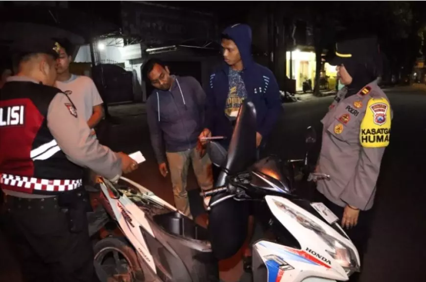 Polres Bangkalan Rutin Razia Senpi dan Sajam di Sahur On The Road