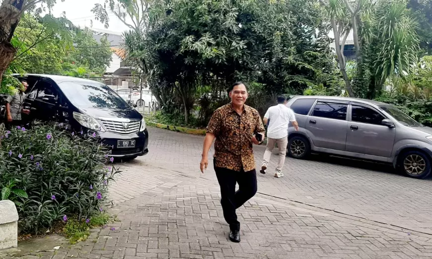 BHS Datang Dengan Nada Kesal Jadi Terlapor ke Bawaslu Kota Surabaya