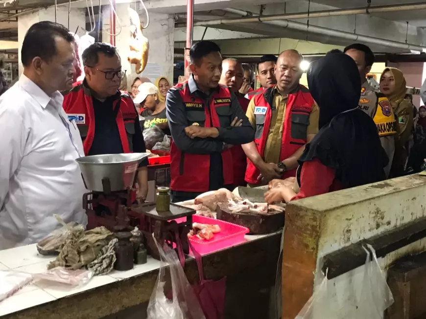 Jelang Idul Fitri 2024, PJ Wali Kota Malang Tinjau Sejumlah Pasar, Temukan Kenaikan Harga Daging Ayam