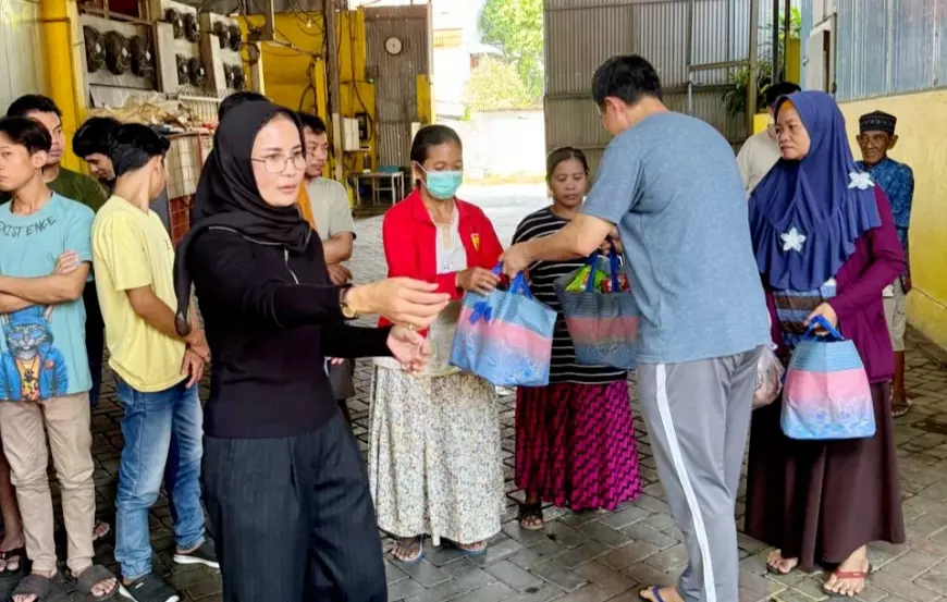 RPA Milanda Broiler Berbagi Paket Sembako Gratis di Kawasan Kenjeran Surabaya