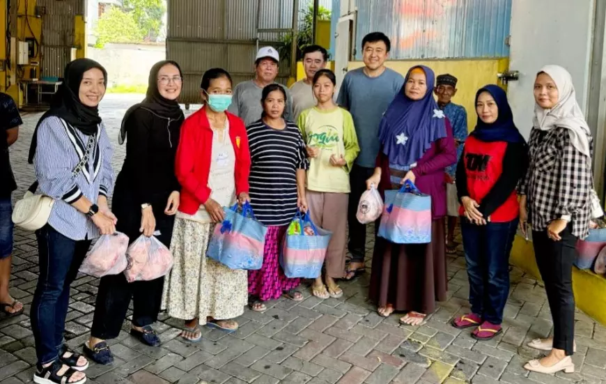 RPA Milanda Broiler Berbagi Paket Sembako Gratis di Kawasan Kenjeran Surabaya