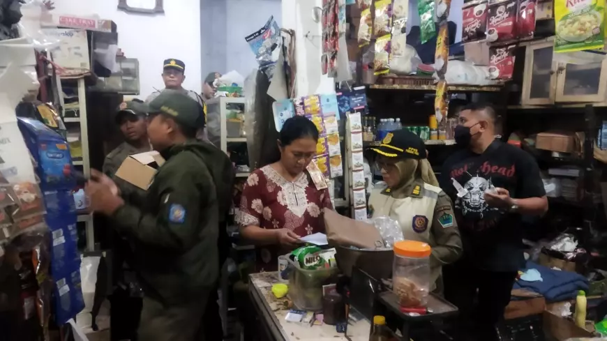 Gelar Operasi Pekat, Satpol-PP Kota Malang Sita Ratusan Botol Miras