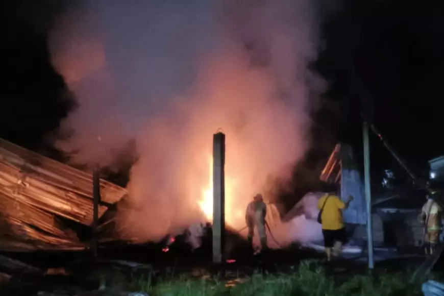 Bangunan Pengolahan Kelapa Di Jombang Terbakar, Kerugian Puluhan Juta Rupiah