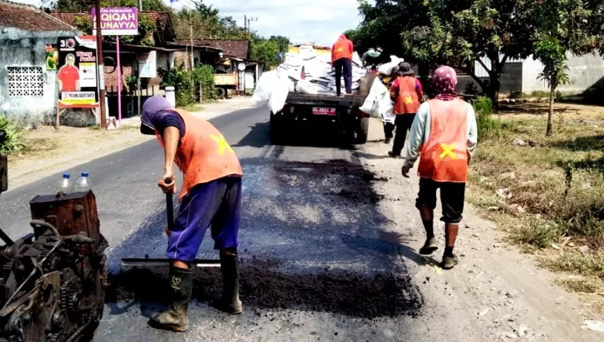 Sambut Pemudik, 50 Ruas Jalan Rusak di Kabupaten Blitar Diperbaiki