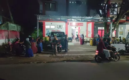 Terkait Keracunan Massal Diduga Dari Takjil Gratis, Kapolsek Mayang Jember Lakukan Lidik