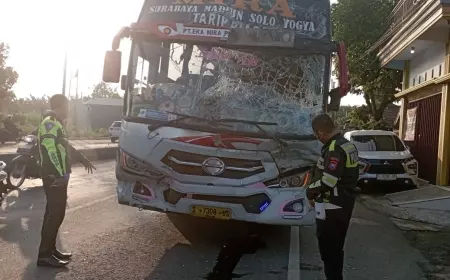 Lakalantas Bus Mira Seruduk Kendaraan Di Jombang, Dua Orang Tewas