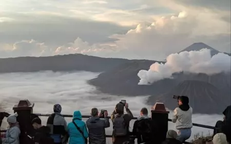 Jelang Lebaran, Kawasan Wisata Gunung Bromo Ditutup Sementara