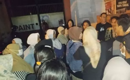 Rumah Oknum Anggota DPRD Jombang Sekaligus Presiden Direktur Smart Wallet Didemo Warga