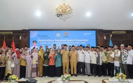 Penyaluran Bansos Semarakkan Ramadan di Lamongan