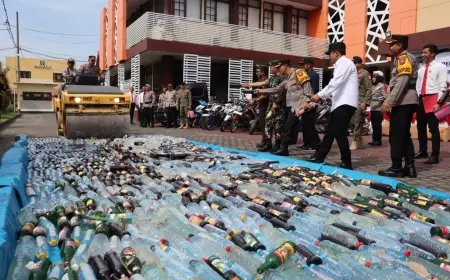 Polres Probolinggo Kota Musnahkan Ribuan Liter Miras Hasil Operasi Ketupat Semeru