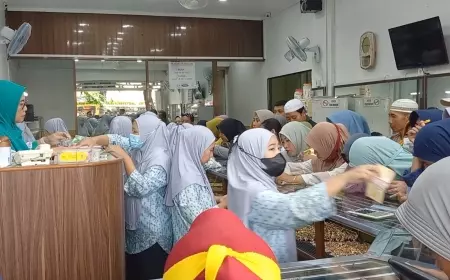 Toko Emas Diserbu Warga Jelang Lebaran, Polisi Pertebal Patroli Keamanan
