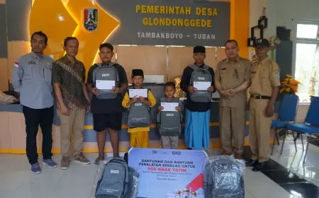 Warga Jenu Sambut Ceria Bantuan Paket Ramadan dari SIG Pabrik Tuban