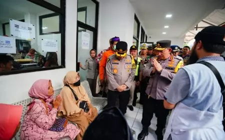 Kapolri Pastikan Pelayanan Terbaik Bagi Keluarga Korban Kecelakaan Tol Japek