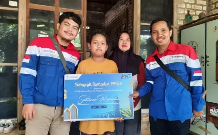 Semarak Ramandan : Jelang Lebaran PRPP Berbagi Ceria Salurkan Bansos di Kawasan Area Proyek GRR Tuban