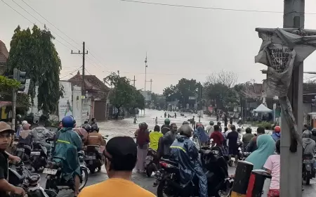 Dua Hari Diguyur Hujan, Jalur Mudik H-1 Terendam Banjir