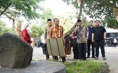 Bersama Pak Pram dan Keluarga, Mas Dhito Berkunjung ke Ndalem Pojok