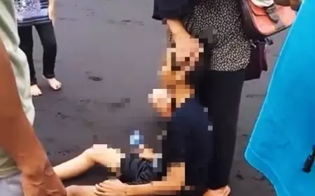 Ayah dan Anak Jadi Korban Ombak Besar Pantai Paseban