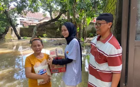 Relawan Suket Teki Nusantara Kirim Bantuan untuk Korban Banjir di Kota Kediri