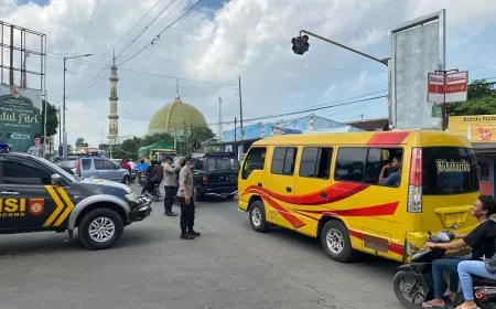 Arus Lalin Jember Selatan Kencong Padat Merayap Imbas Haul Habib Sholeh ke 48