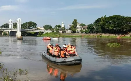 Hari Bumi Sedunia, BPBD Kota Kediri Bersih-bersih Sungai Brantas Bareng Relawan