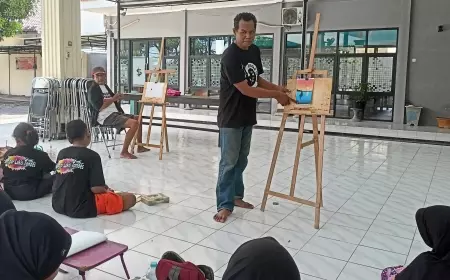 Alihkan Ketergantungan Gadget dengan Seni Lukis: Sanggar Lukis Tandes Sebagai Alternatif Kreatif bagi Anak Surabaya