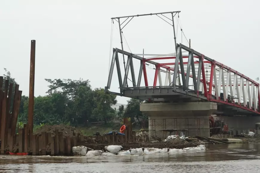 Pembangunan Jembatan Jongbiru Kediri Terkendala Cuaca Suara Jatim Post 