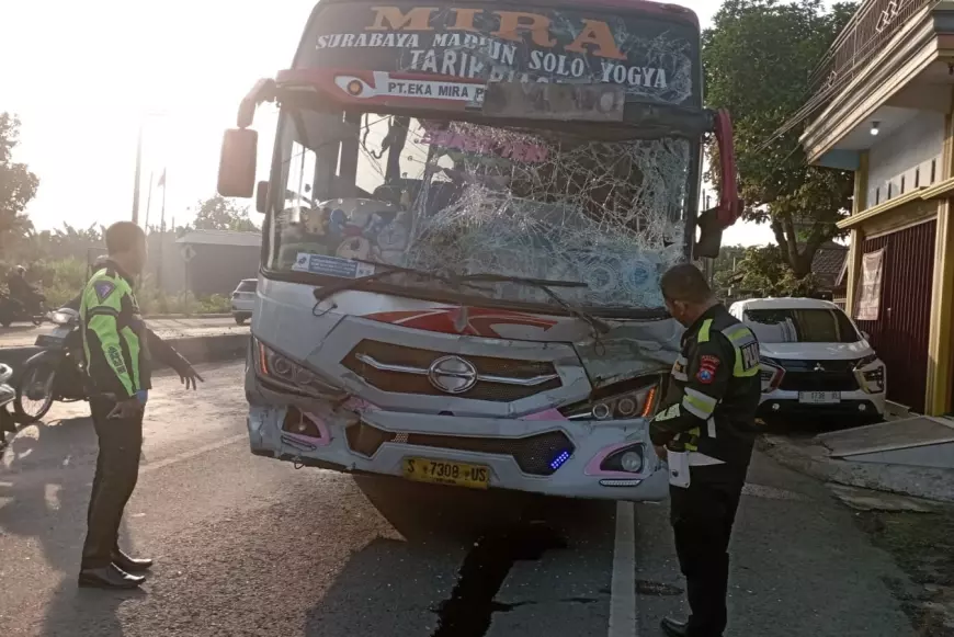 Lakalantas Bus Mira Seruduk Kendaraan Di Jombang, Dua Orang Tewas
