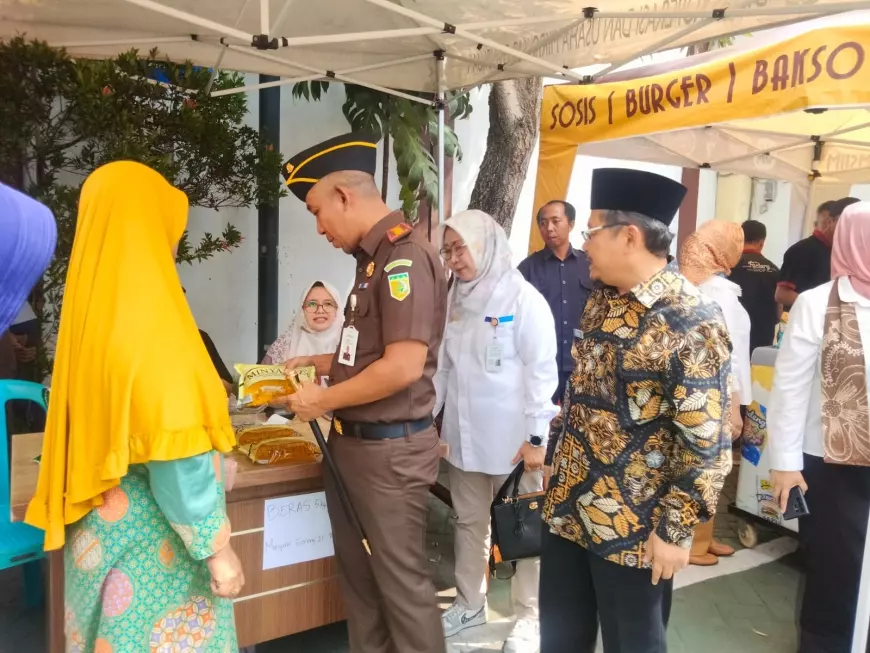 Kejaksaan Negeri Kabupaten Pasuruan Bersama Pemkab Gelar Pasar Murah Jelang Lebaran