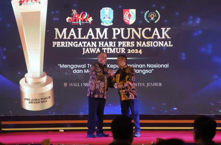 PWI Jatim Award 2024, Pj Bupati Jombang Raih Creative Regional Head