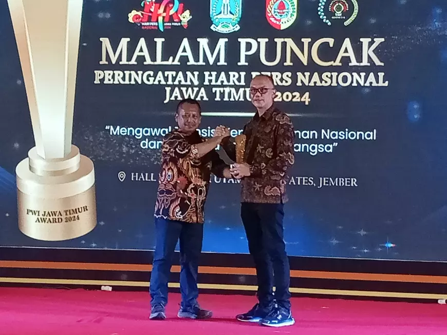 Kepala DPUBM Kabupaten Malang Raih Prapanca Award dari PWI Jatim