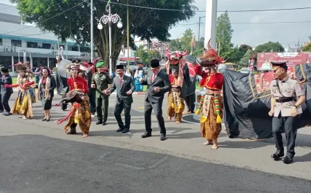 Pimpin Upacara Peringatan Hari Pendidikan Nasional, Ini Pesan Wabup Malang