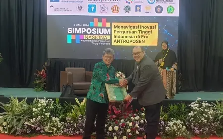 STIE Malangkucecwara Helat Simposium Bertema Navigasi Inovasi Perguruan Tinggi