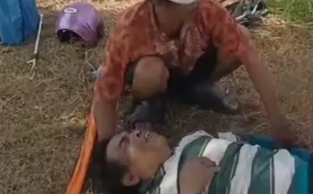 Gemetaran, Pria Paruh Baya Nyaris Tewas Tertabrak Kereta Api di Gresik