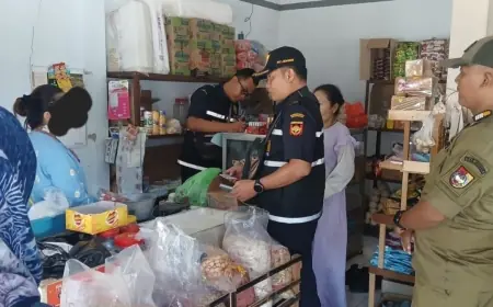 Tim Gabungan Tertibkan Toko Kelontong Jual Rokok Tanpa Pita Cukai di Jember 