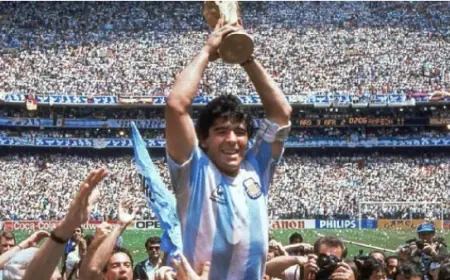 Sempat Hilang, Trofi Bola Emas Diego Maradona Bakal Dilelang