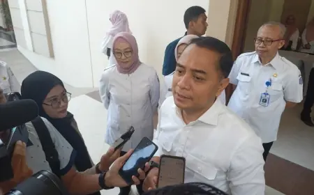 Pemkot Serahkan 1.366 SK Pengangkatan PPPK, Ini Pesan Wali Kota Surabaya