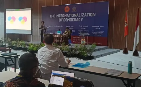 International Symposium 2024 UKWMS: Meningkatkan Demokrasi melalui Pendidikan Masyarakat