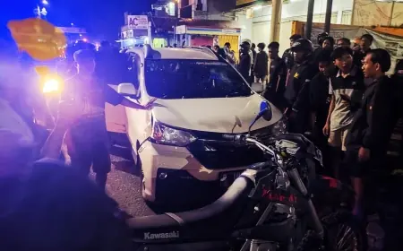 Viral Xenia Putih Dirusak Massa Setelah Tabrak Motor Polisi Jember Hingga 3 KM