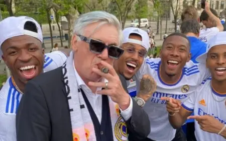 Carlo Ancelotti Bakal Ulang Pose Ikonik Tahun Lalu Saat Rayakan Gelar La Liga