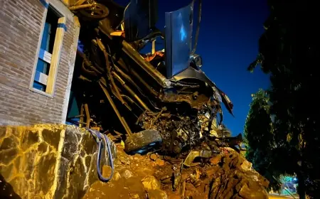 'Mobil Terbang' Hancurkan Rumah di Desa Tlekung