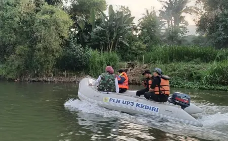 Flushing Waduk Wlingi dan Lodoyo, BPBD Kota Kediri Sisir Aliran Sungai Brantas