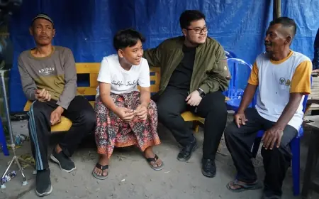 Bupati Kediri Beri Bantuan Pendidikan Bocah Perawat Orang Tua