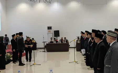 Bawaslu Kabupaten Pasuruan Lantik 72 Anggota Panwascam