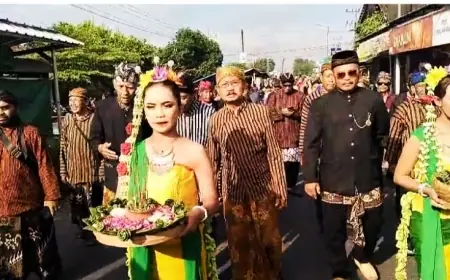 Ratusan Tumpeng Klepon Semarakkan Ultah Desa Semboro Jember
