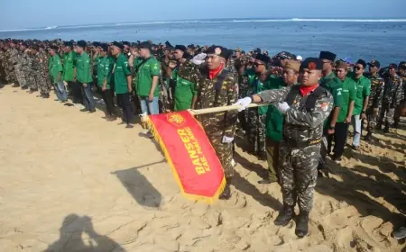 Ribuan Banser Ikuti Apel Akbar Harlah GP Ansor ke-90 di Pantai Balekambang Malang