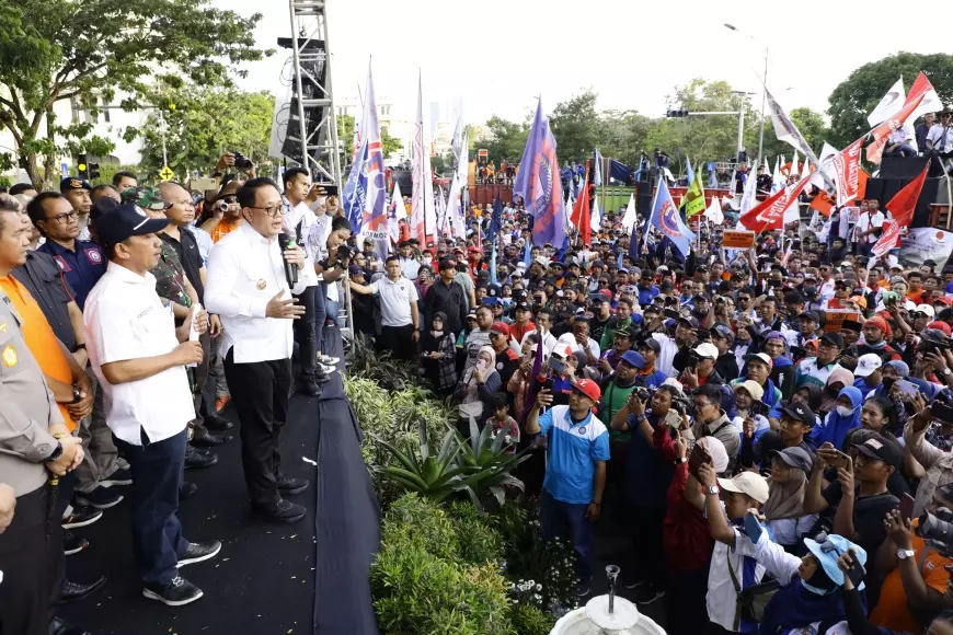 MayDay 2024: Buruh Jatim Tolak Omnibus Law, Tuntut Upah Layak dan Jaminan Sosial