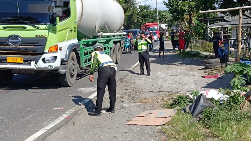 Rem Blong, Truk LPG di Jember Terguling dan Tabrak Pedagang Kerupuk Hingga Tewas