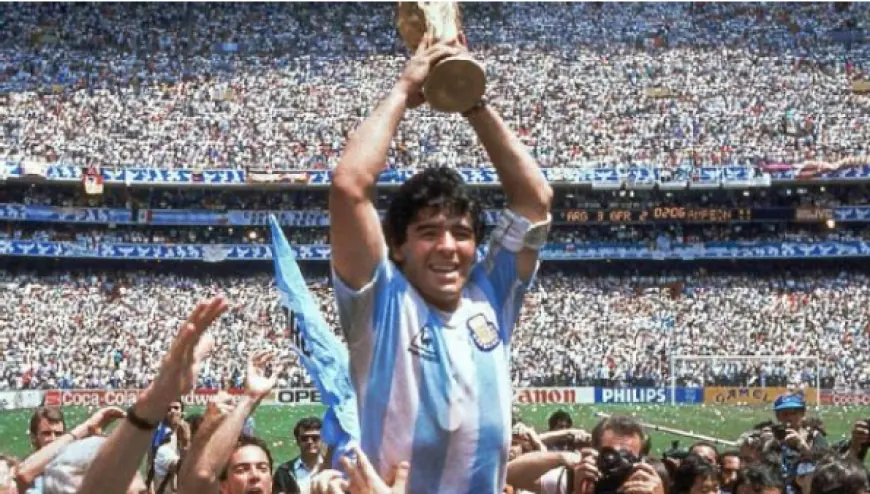 Sempat Hilang, Trofi Bola Emas Diego Maradona Bakal Dilelang