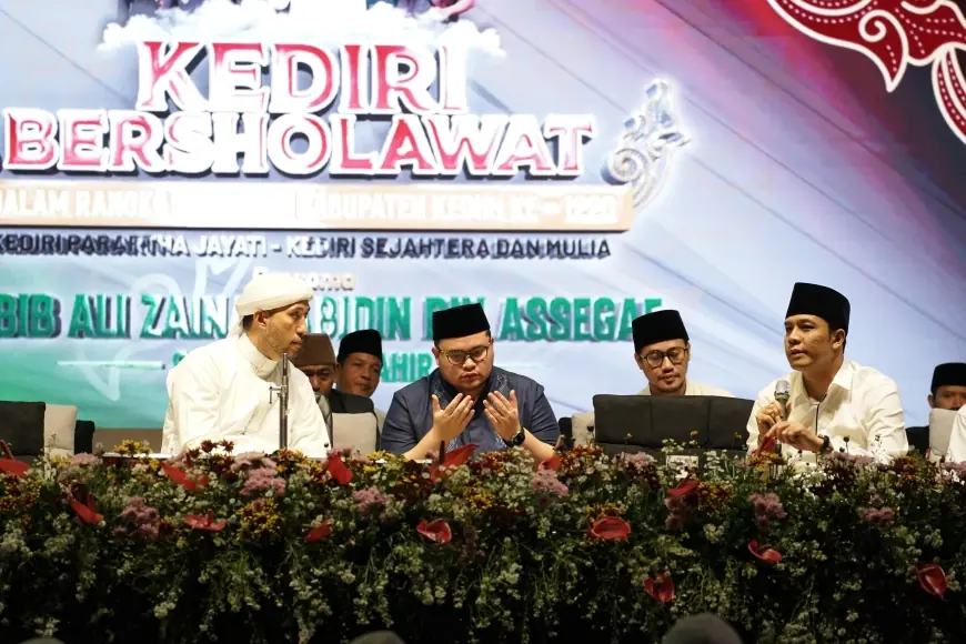 Mas Dhito Sholawatan Bareng Zahir Mania, Habib Bidin: Semoga Kabupaten Kediri Semakin Baik